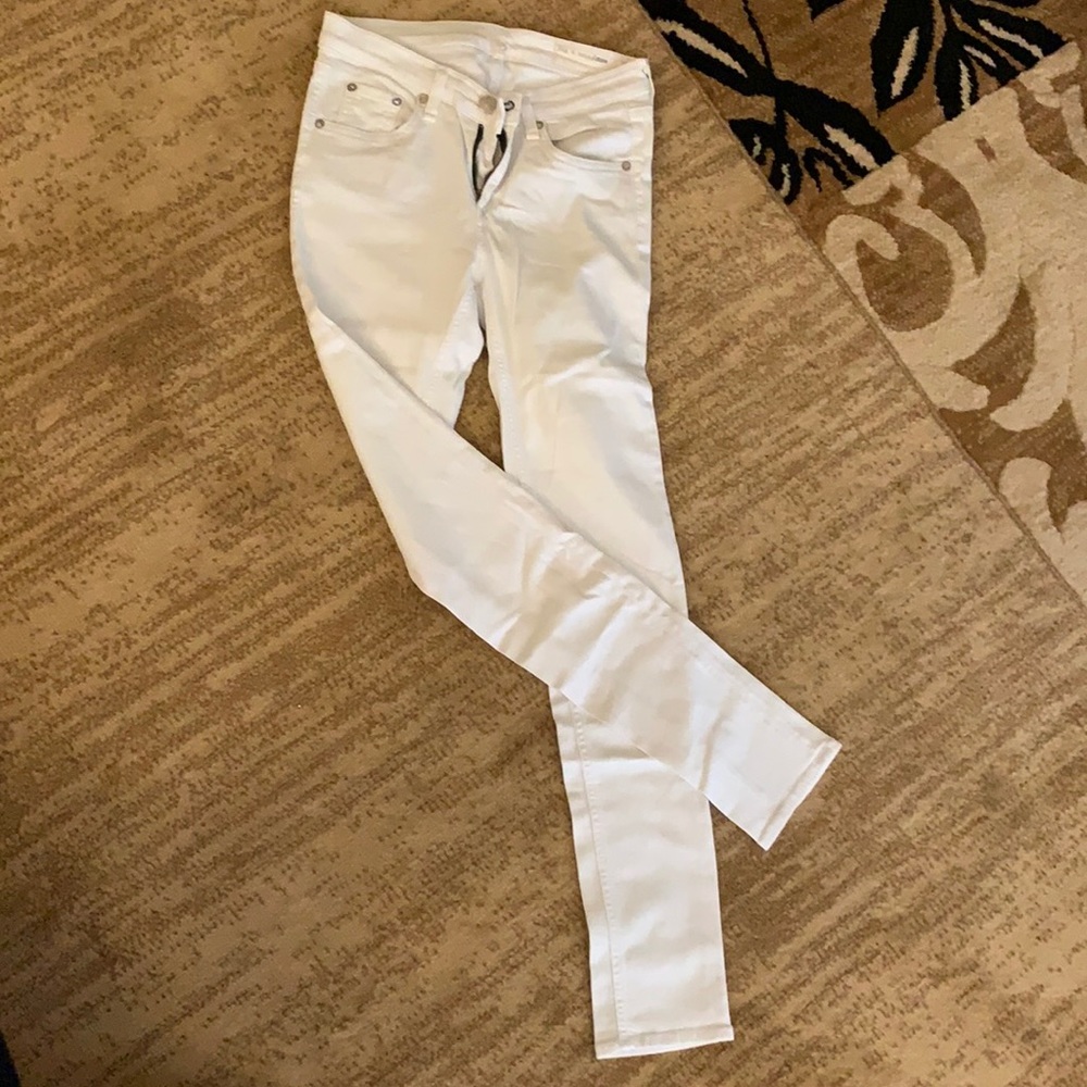 rag & bone skinny white jeans, size 26